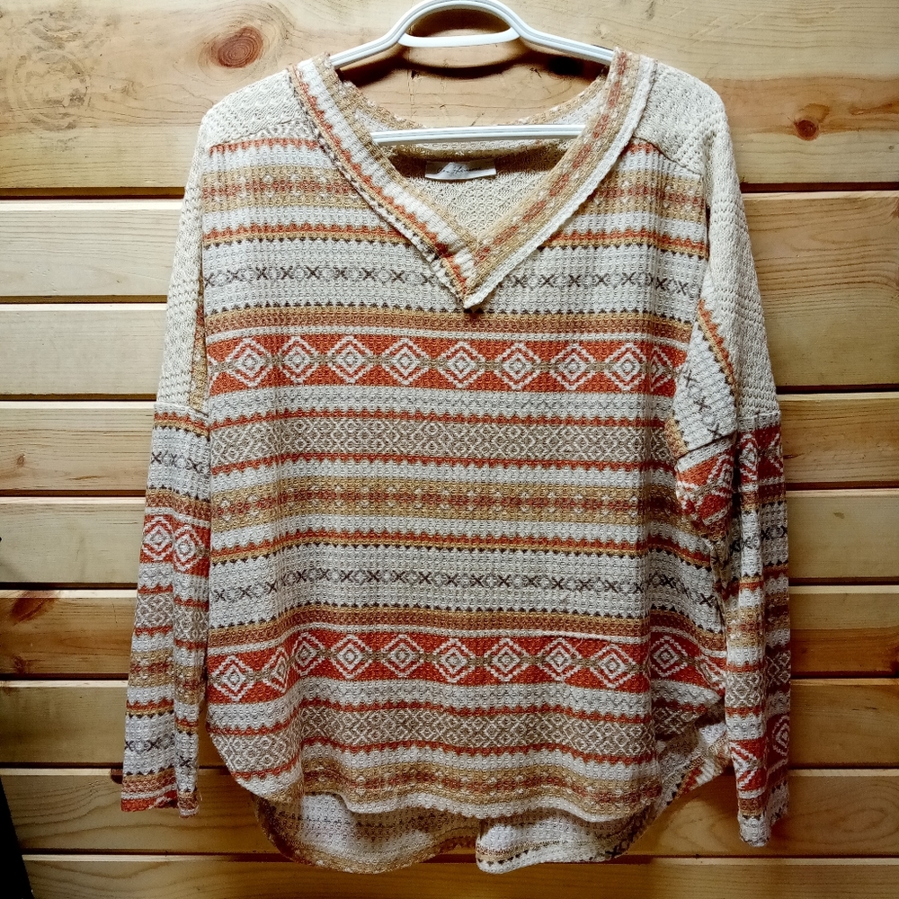 NWT Ces Femme Oversized Crochet Back 3/4 Length Sleeve V-Neck Shirt, Size Small